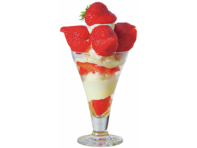夜パフェであまおうを味わう「大名パフェ フルーツプラネット」