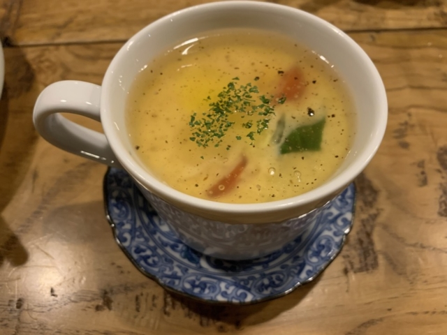 【1日目夜】おしゃれな料理と空間のお店「レストラン パノラマ」で夕食