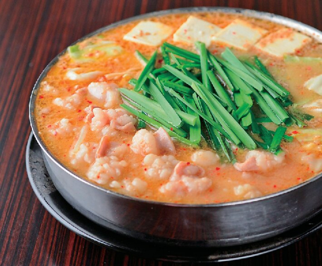 うま辛スープの秘密は5種類の味噌とヤンニンジャン「もつ鍋 田しゅう 福岡大名本店」