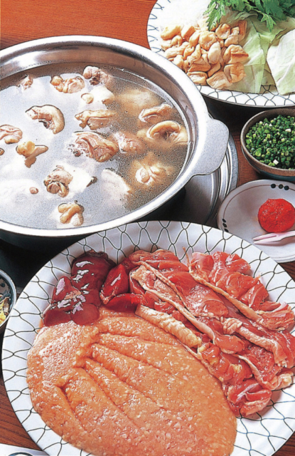 心も体もよろこぶ澄んだスープは滋味豊か「水たき長野」