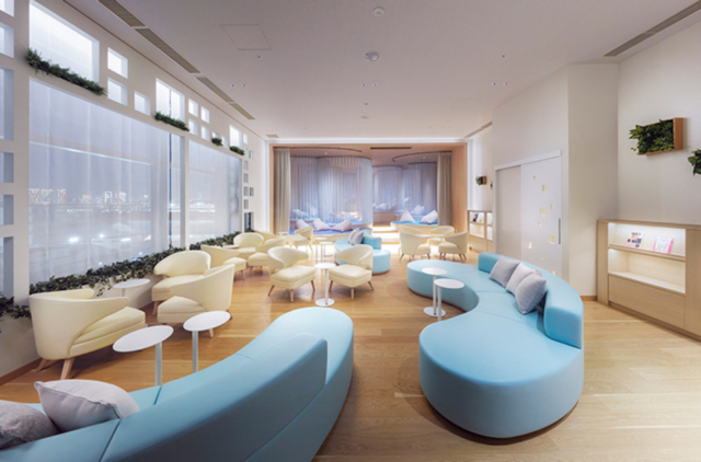 【首都圏の日帰り温泉】1.高級感漂うくつろぎのラウンジ「泉天空の湯 有明ガーデン」