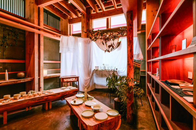 「まつる」駅をコンセプトに 生まれ変わった霧島神宮駅の駅舎をチェック!