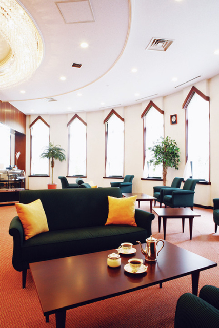 極上紅茶の香りに包まれ心癒やされるひととき「ホテルマロウド軽井沢 カフェ シンフォニー」