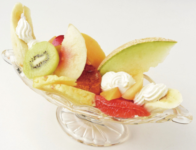 【高崎のカフェスイーツ】老舗喫茶のスイーツはフルーツどっさり「喫茶 コンパル」