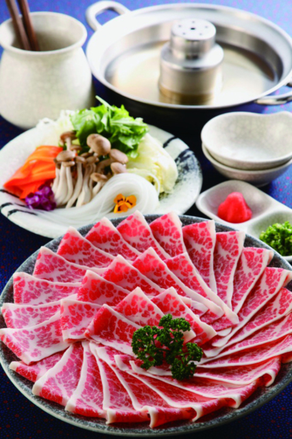 桜のように鮮やかな馬肉が鮮度を物語る「熊本馬肉Dining 馬桜 下通り店」