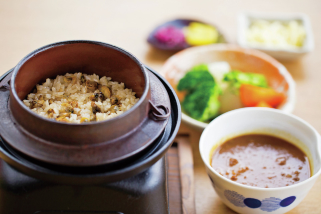 【滋賀郷土料理×おおつ近江米カレー】志じみ釜めし 湖舟