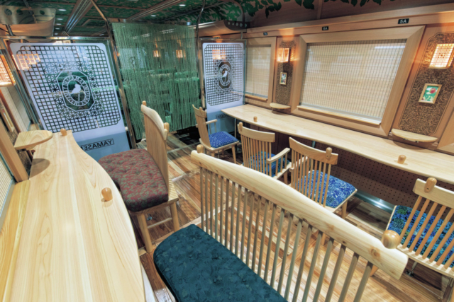 人吉球磨産の檜と杉をふんだんに使った列車「かわせみ やませみ」