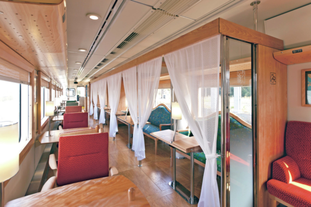 食事や駅マルシェのお買い物! 楽しさ盛りだくさん「おれんじ食堂」