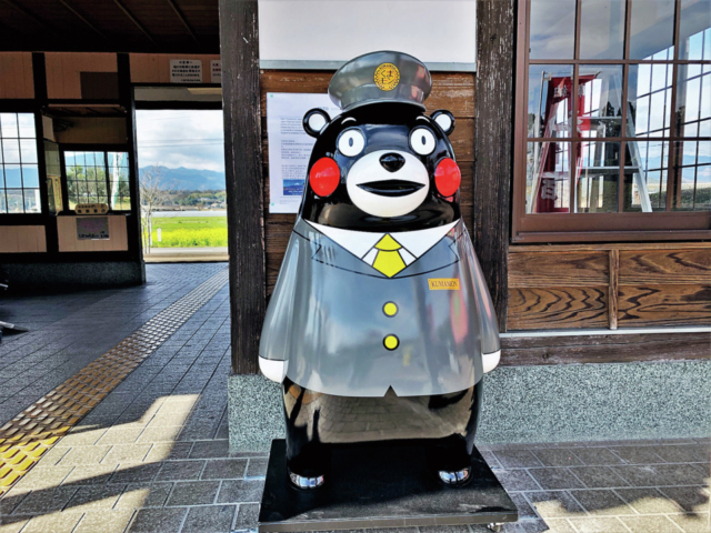 のどかな田園の中を走る列車「田園シンフォニー」<2020年3月運行終了>