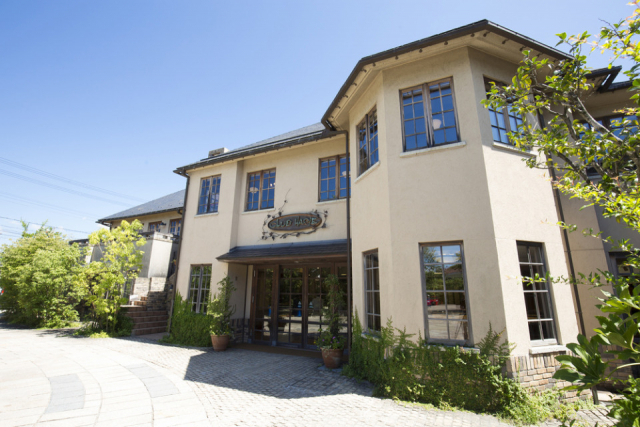 【クラブハリエ】彦根城の濠端にたたずむ複合店 「彦根美濠の舎」