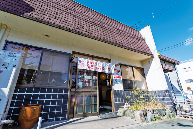 香川で讃岐うどんがおいしいおすすめ店.16 和製カルボナーラの釜バターうどんがイチオシ「手打十段 うどんバカ一代」