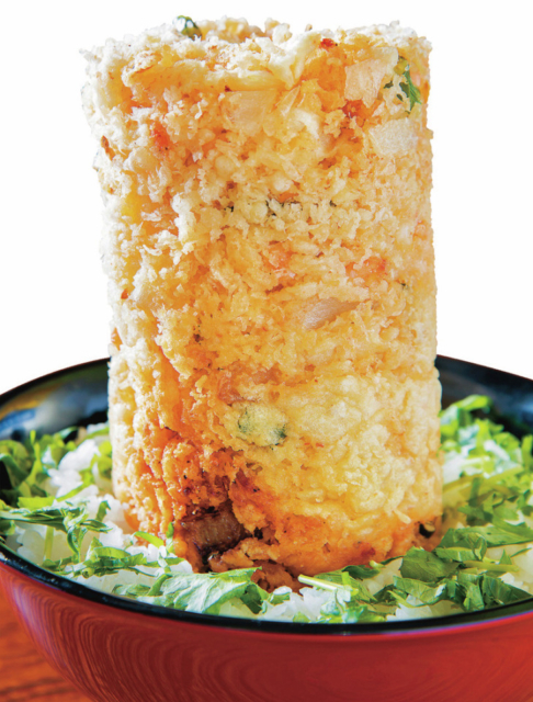 その高さ15センチ! 名物のかき揚げタワー「魚河岸丸天 みなと店」