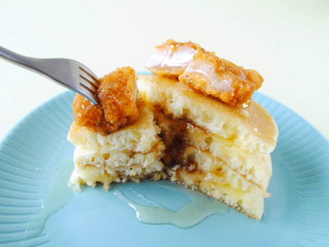 ★「ホットケーキチキン」 ちょっと意外な組み合わせに恐る恐る実食すると・・・