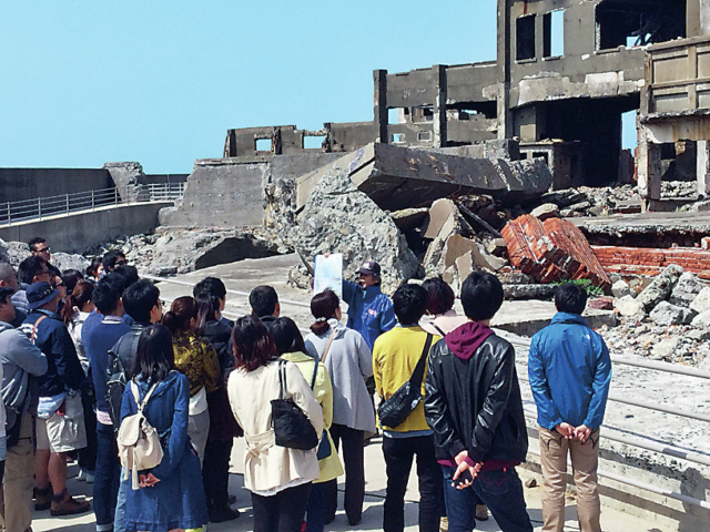 軍艦島上陸・周遊ツアー (シーマン商会)