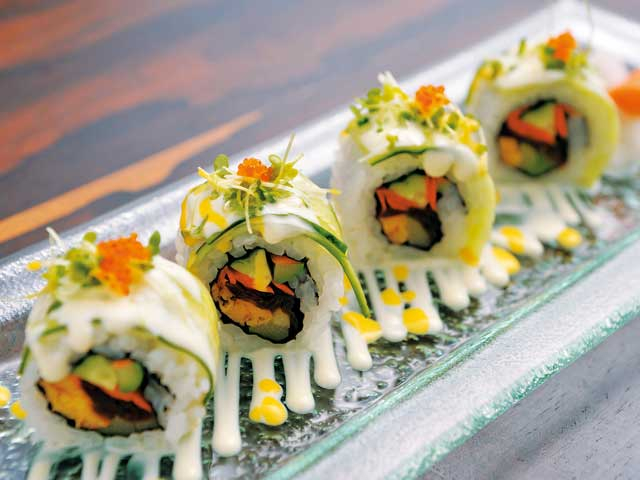 【銀座・ランチ24選】ボリューム大のどんぶりが魅力の「鮨からく」、旬野菜がサクッとうまい「てんぷら近藤」、元祖カツカレー「銀座スイス」など、ランチならではのお得感は銀座ならでは!