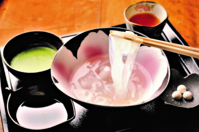 『柿の葉寿司』から『葛』まで、素朴な吉野グルメに舌鼓