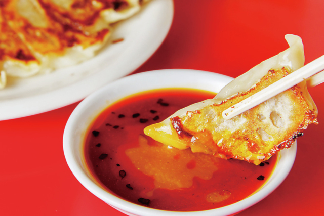 神戸ポークを使った餃子に自家製味噌×ラー油が決め手「ギョーザ専門店イチロー」