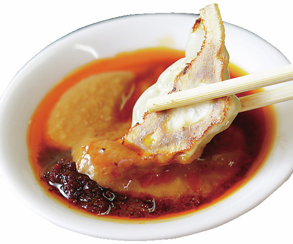 昭和39年から愛されるシンプルな旨みを楽しむ「 赤萬 三宮店」