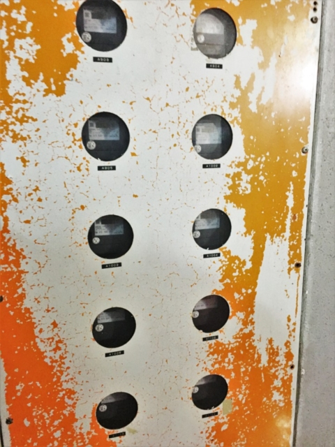 まずは中銀カプセルタワービル共用部分をチェック