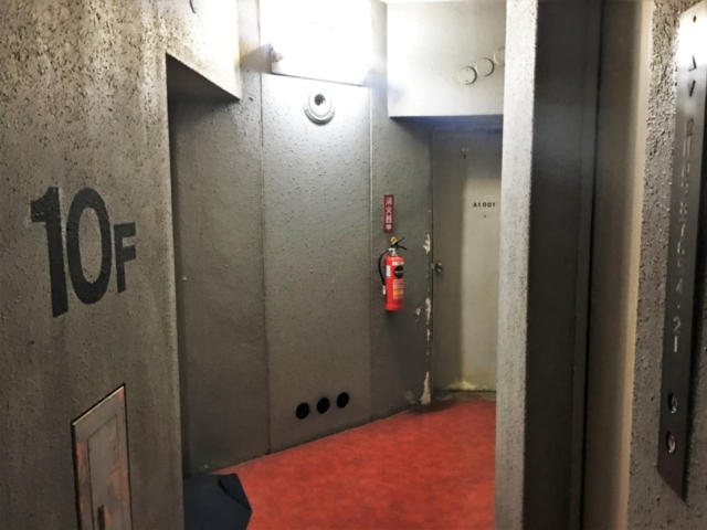 まずは中銀カプセルタワービル共用部分をチェック