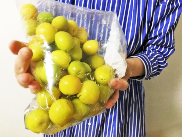 作り方② 塩と砂糖で漬ける