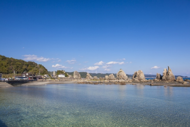 【和歌山の超絶景】自然が生み出した芸術品「橋杭岩」~串本町~