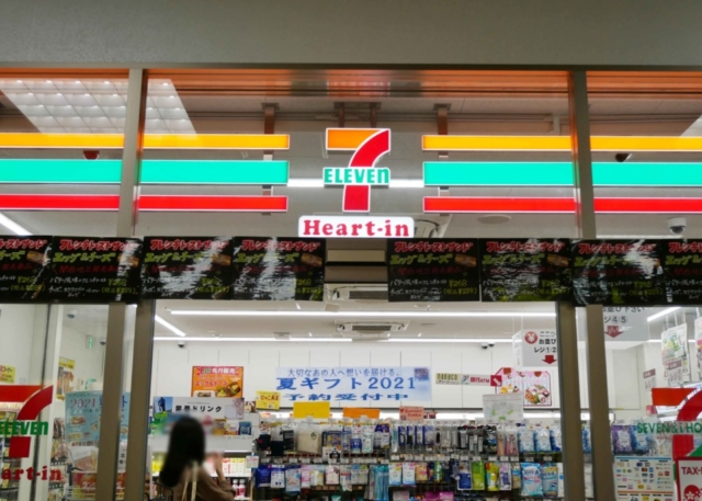 駅ビル内のコンビニ
