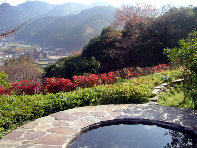 【星野温泉】日帰り入浴施設「池の山荘 きらら」