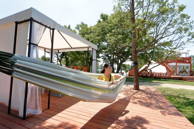 「マザー牧場 グランピング THE FARM」の快適な滞在スペースで贅沢な時間を!