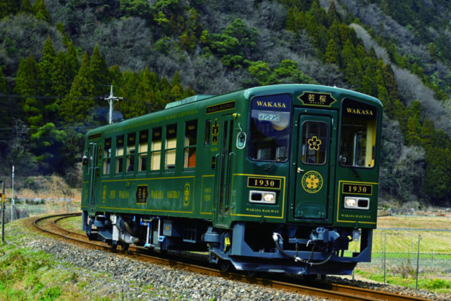 若桜鉄道には、おしゃれな観光列車が運行中!