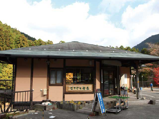 【奈良ドライブの必見スポット】④五代松鍾乳洞で磨かれる天然水「ごろごろ水」