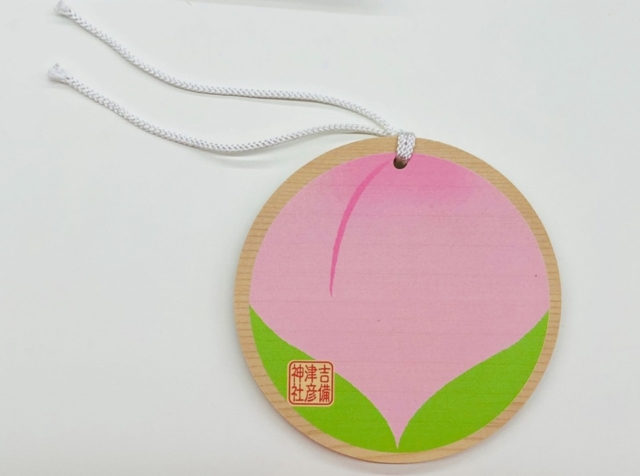 桃太郎や桃がモチーフの授与品も人気!