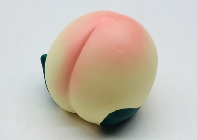 桃太郎や桃がモチーフの授与品も人気!