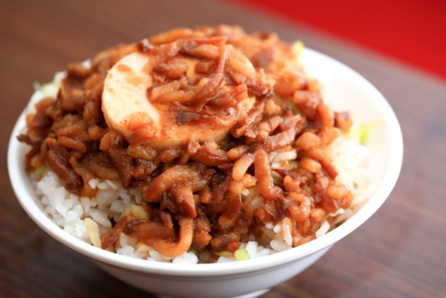 大阪の台湾料理店:小籠包 【桃谷台湾小籠包】 台湾のおかあさんが皮から手作りする、もちもち小籠包が絶品!