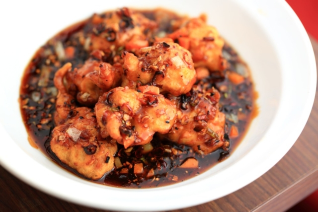 大阪の台湾料理店:小籠包 【桃谷台湾小籠包】 台湾のおかあさんが皮から手作りする、もちもち小籠包が絶品!