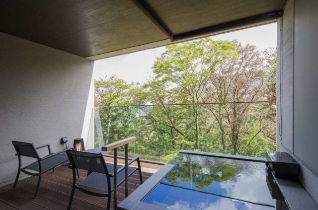 大自然を目の当たりにする露天風呂付き客室