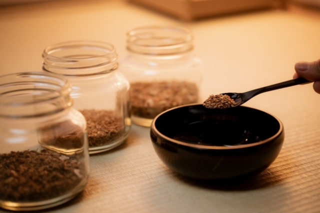 京ならではの体験も。夜はBARになる雅な離れ