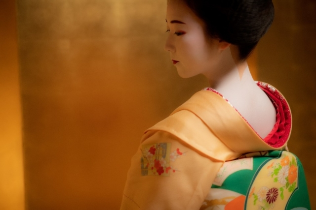 京ならではの体験も。夜はBARになる雅な離れ