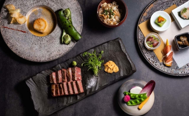 食事は現代日本料理とグリル料理の2タイプ