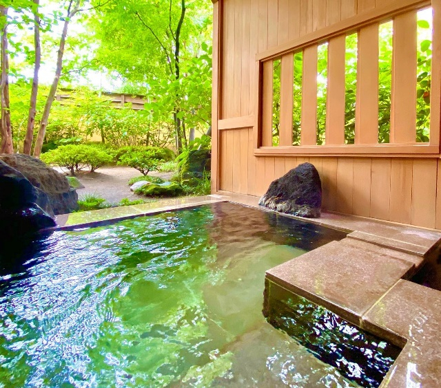 気品にあふれた上質な数寄屋客室