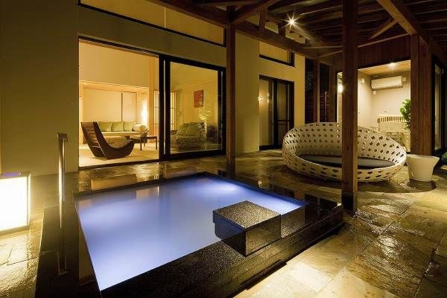 客室は全露天風呂付きのスイート仕様