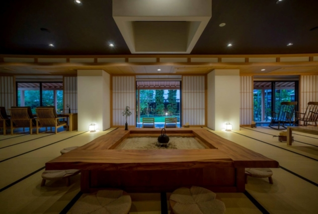 地元蔵の呑み比べが楽しい囲炉裏の地酒Bar