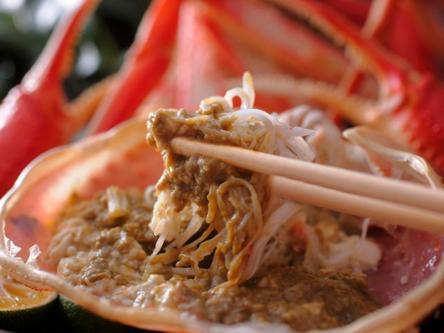 夕方以降は、贅沢な食材を極楽蒸しで