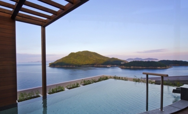 瀬戸内ブルーを堪能する無料の貸切風呂