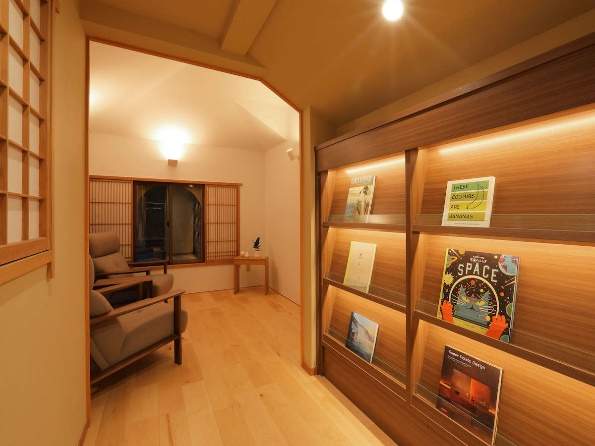 散策道をつたってジブリ映画のような森の中へ