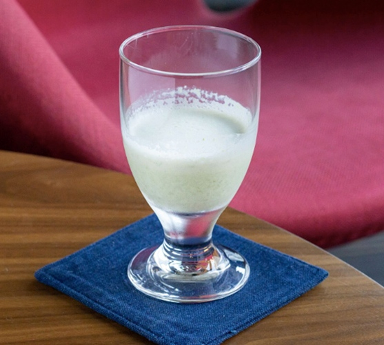 ラウンジでのアルコールはインクルーシブ