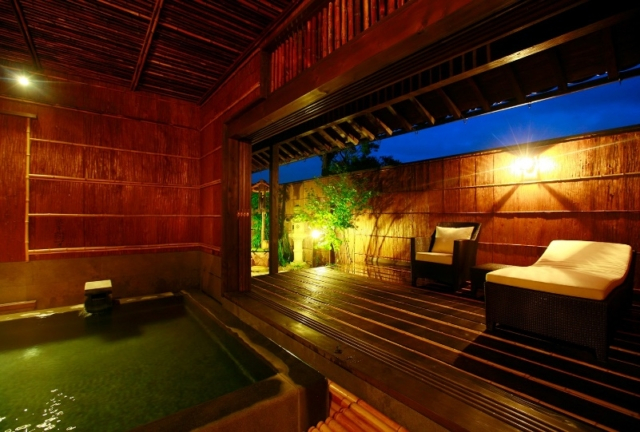 巧みな意匠と庭園美を生かした客室群