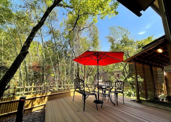 鶴仙渓に臨む全客室が贅沢な2間続き