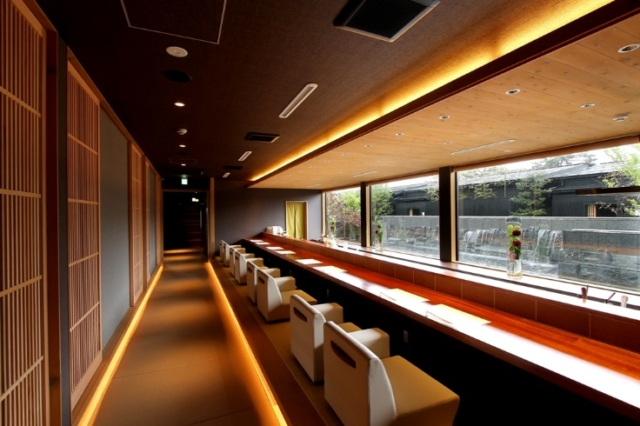 食材の本質を見抜いた麗しい創作料理