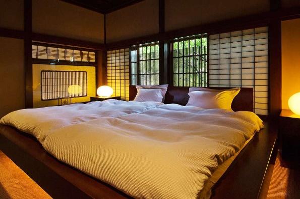 鶴仙渓に臨む全客室が贅沢な2間続き